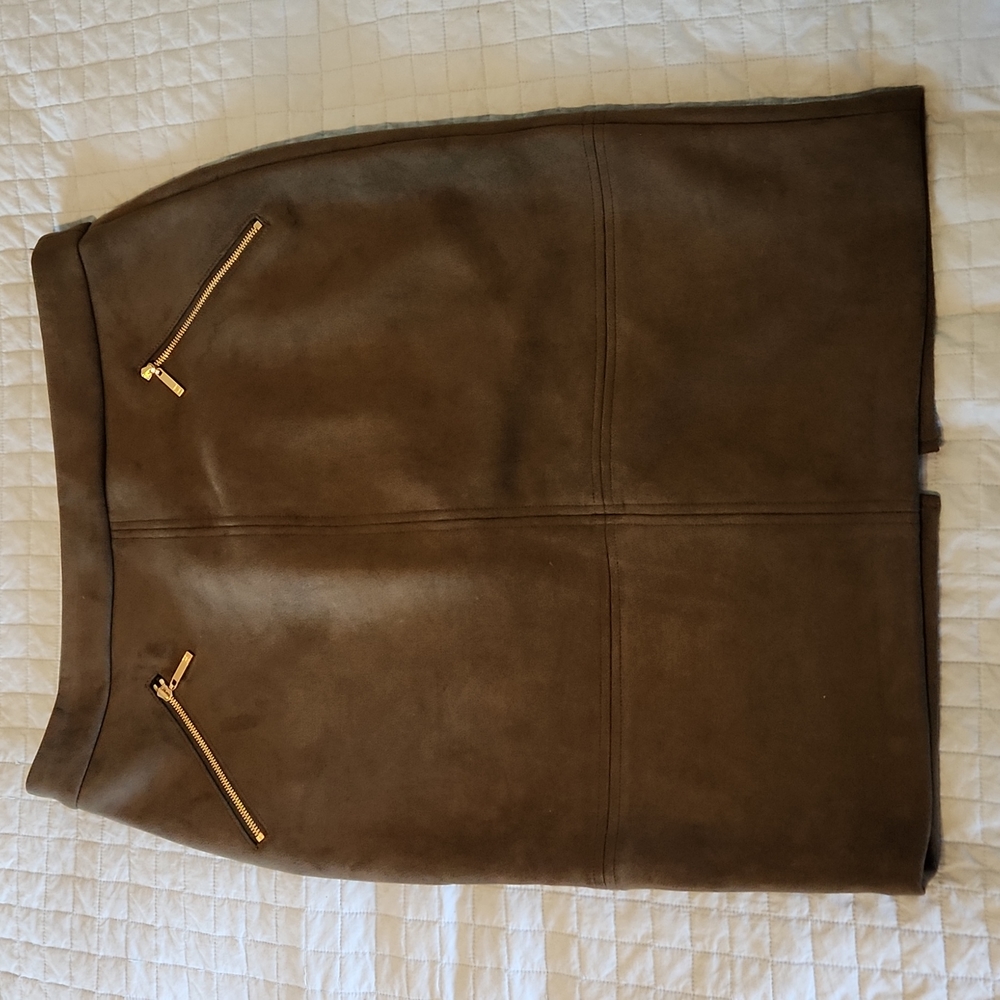 Ivanka Trump olive colored faux suede skirt size 8
